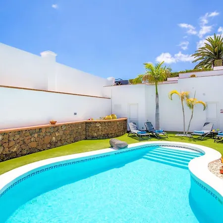 Marina Short Walk To Centre Private Heated Pool Villa