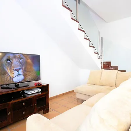 Marina Short Walk To Centre Private Heated Pool *