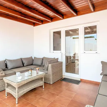 Marina Short Walk To Centre Private Heated Pool